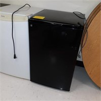 Black GE mini fridge
