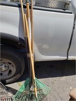 yard tools Leaf rakes