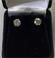 14 K white gold diamond solitaire earrings 2CTW