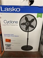 Cyclone large room pedestal fan