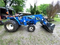 New Holland T1520 Tractor w/110 TL Front Loader
