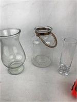 Three pieces of miscellaneous glass