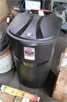 RUBBERMAID TRASH CAN NEW