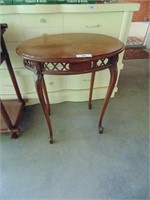 Oval Decorative Accent Table (~24"L)