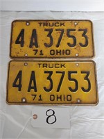 Pair 1971 Truck License Plates