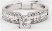 Platinum Diamond ring, this ring is mounted with 1