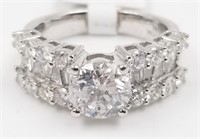 Platinum Diamond Ring, this ring is mounted with 1