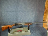 Winchester Model 12, 12 ga (nice wood)