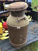 Milk can with lid. Bottom intact