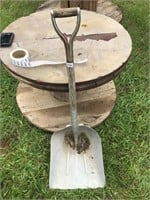 Working yard tool scoop Shovel