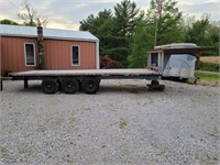 Gooseneck triple axle trailer