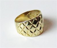 14K YELLOW GOLD CARVED BAND RING