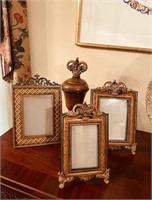 DECOR PLATE AND FRAMES