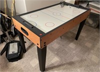 ELECTRONIC AIR HOCKEY TABLE