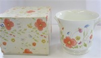 Mikasa Just Flowers Bone China Cache Pot