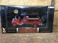 Ford 1938 Fire Engine & Gold Plated Coin 1:24
