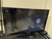 LG TV 40 inches wide