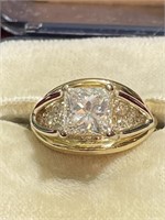 14K Yellow Gold Princess & Round Cut Diamond Ring