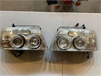 Pair of 2005 F150 Ford headlights