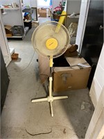 Pelonis adjustable oscillating fan