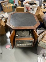 Vintage record player/radio table