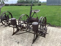 Antique Deere and Mansur Company Planter