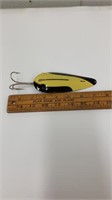 1 large 7.5” long weedless spoon