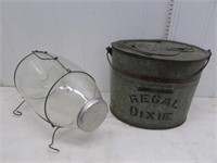 Vintage galvanized Regal Dixie minnow bucket