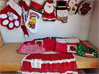 899 - HOLIDAY STOCKINGS, MITTS, MORE