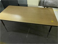 60" Adjustable Table