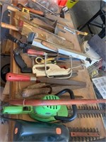 899 - LARGE LOT OF HAND TOOLS, GARDENING EQUIPT