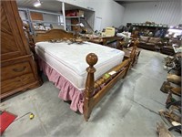 Full Size Wood Bed w/Box Spring & Mattress