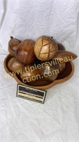 Wooden fruit bowl and fruit