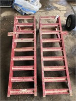 2-Trailer Fold-Up Ramps