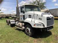 2004 Mack Vision Tractor Truck