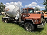 2001 Mack DM690S Concrete Truck