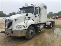 2004 Mack Tractor Truck w/Sleeper