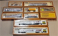 Lot of HO Tyco Train Cars, Tyco Electric Powerpack