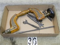 Tray lot of drilling devices: Booth & Mills,