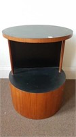 MID CENTURY ROUND 2-TIER END TABLE