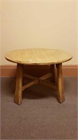 ROUND MAPLE SIDE TABLE