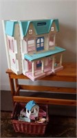 LARGE FISHER PRICE PLAY HOUSE + ACCESSORIES