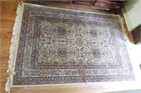 Machined wool pile area rug 84”x 55”