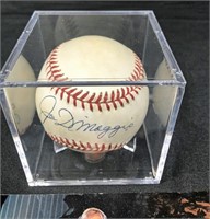 Joe Dimaggio Baseball Autographed w/