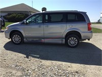 2013 Chrysler Town & Country Handicapped Van