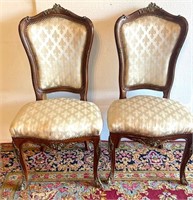 PAIR OF LOUS XV STYLE VINTAGE DINING CHAIRS
