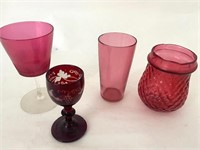 FOUR PIECES OF CRANBERRY & RUBY GLASS