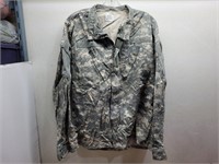 Mens Camo Army Jacket Size Medium -Long