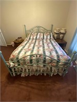 Queen Size Metal Bed w/mattress
