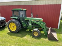 John Deere 4240 Diesel Tractor w/148 Loader